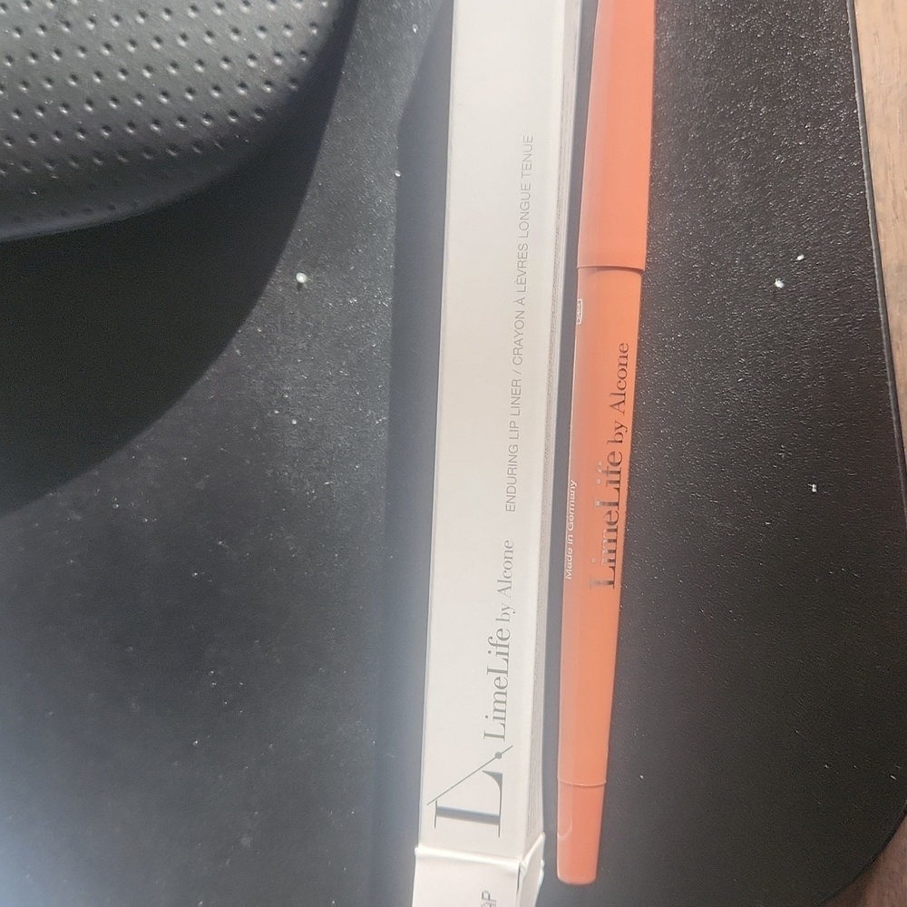 NIB-LimeLife enduring lip liner 10 Honey
